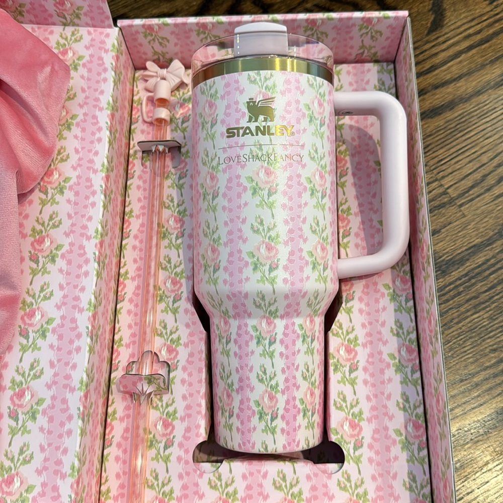 LoveShackFancy x Stanley 40oz Quencher in Blooming Heirloom